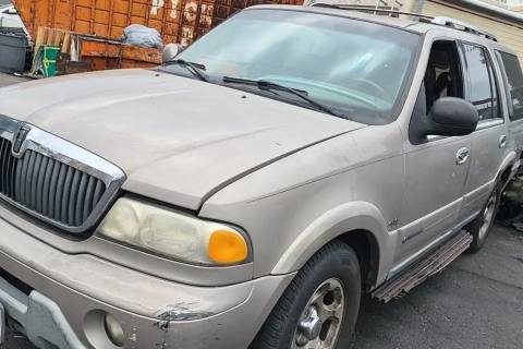 Photo of 2001 Lincoln Navigator