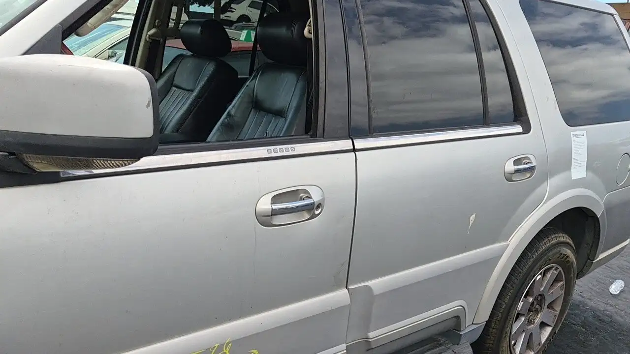 Photo of 2003 Lincoln Navigator