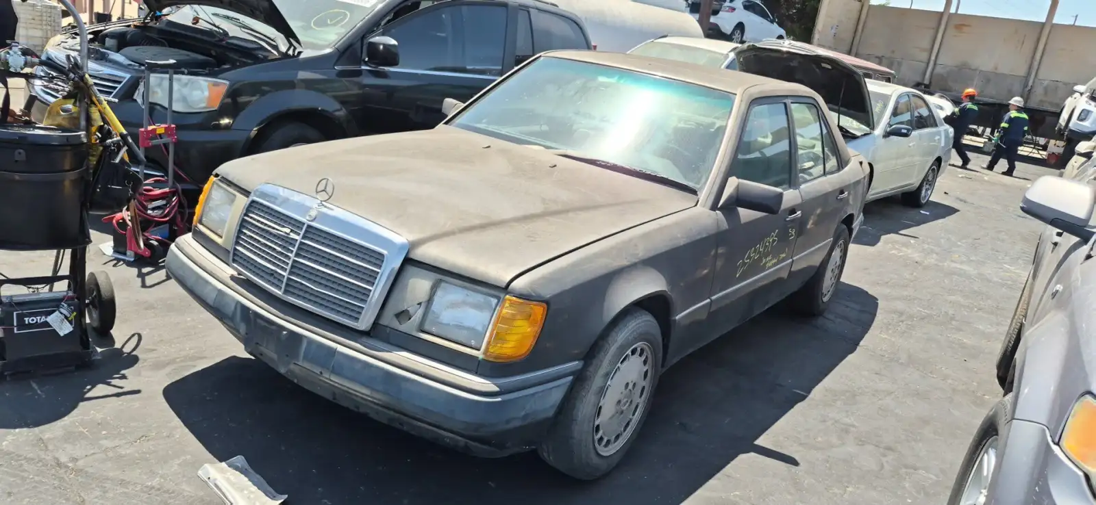 Photo of 1990 Mercedes-Benz 300E