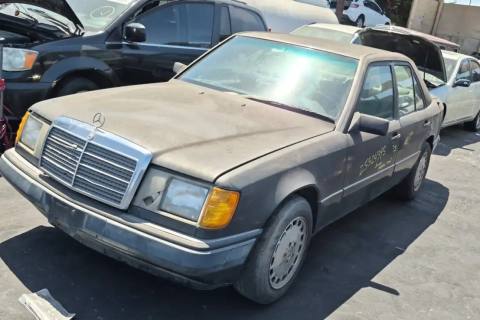 Photo of 1990 Mercedes-Benz 300E
