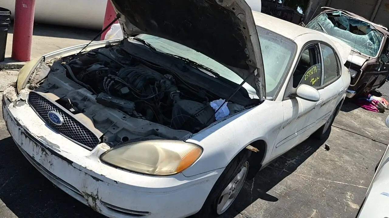 Photo of 2001 Ford Taurus
