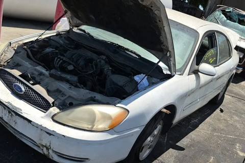 Photo of 2001 Ford Taurus