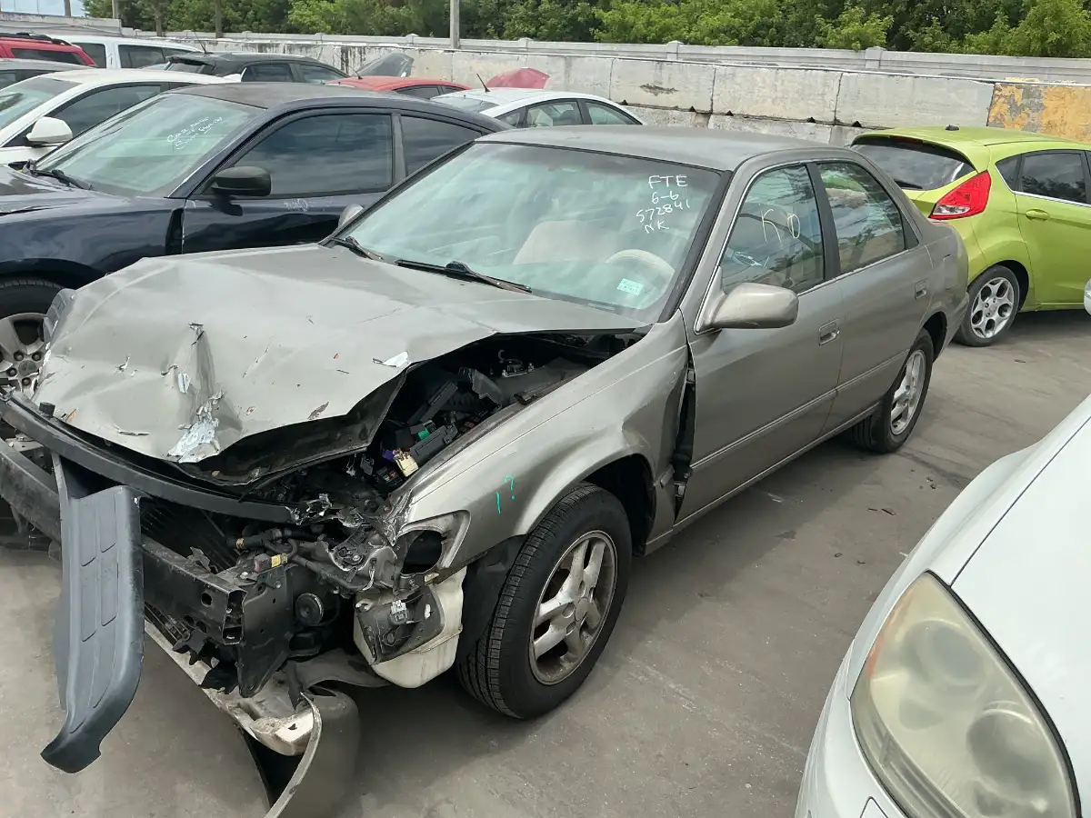 Photo of 1999 Toyota Camry