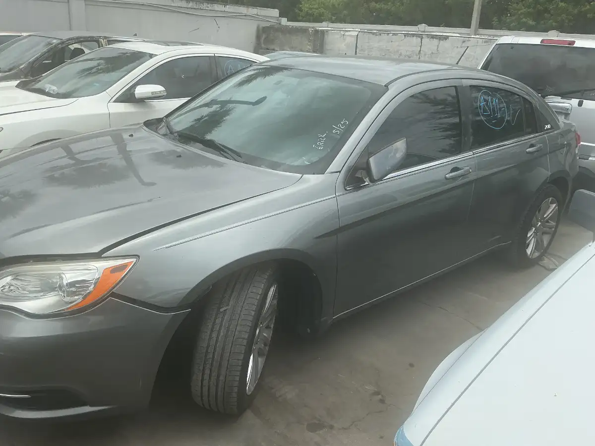 Photo of 2011 Chrysler 200