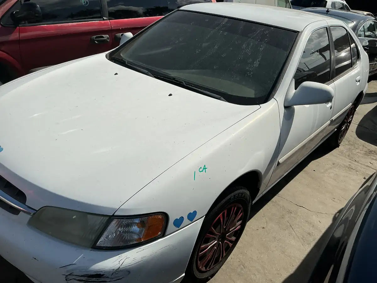 Photo of 1999 Nissan Altima