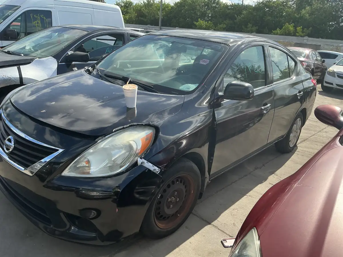 Photo of 2012 Nissan Versa