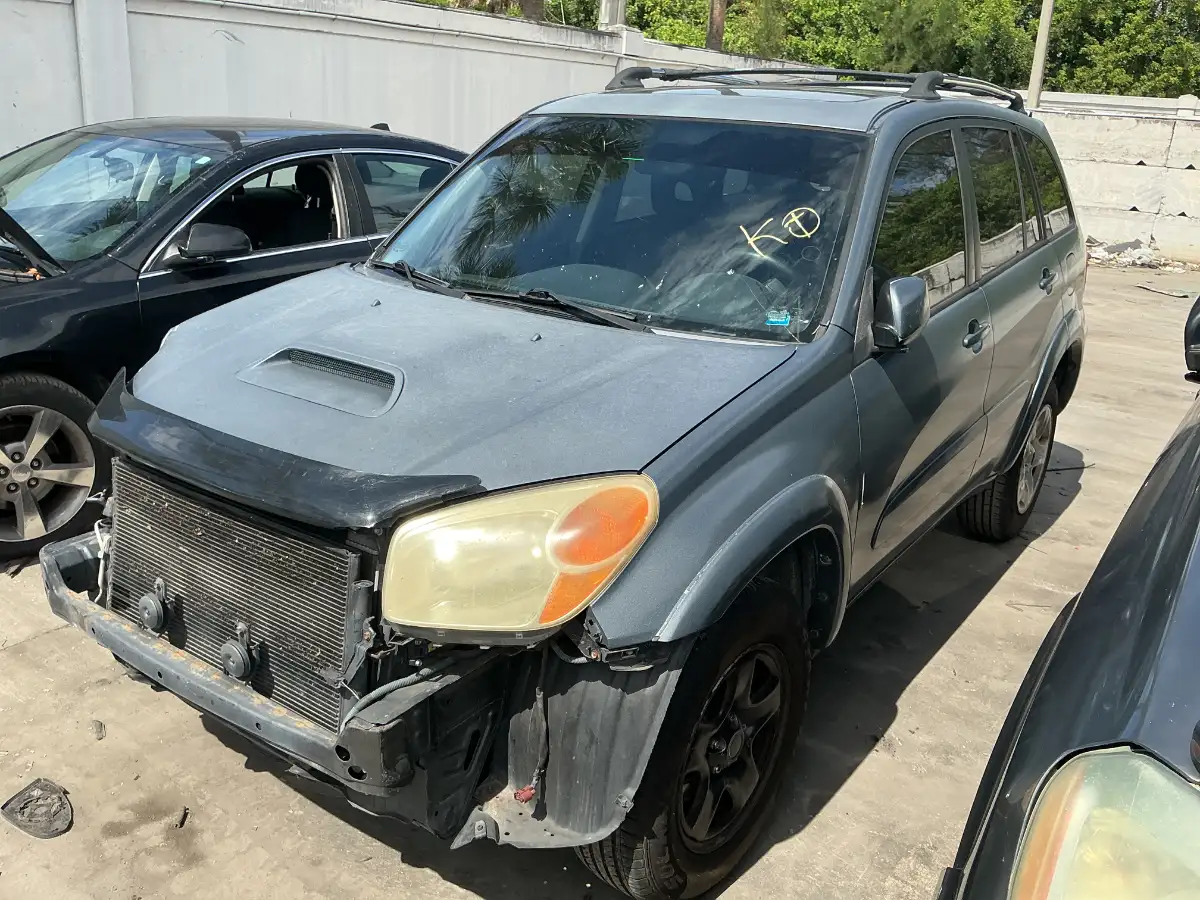Photo of 2004 Toyota Rav4