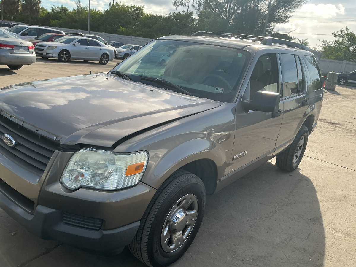 Photo of 2006 Ford Explorer