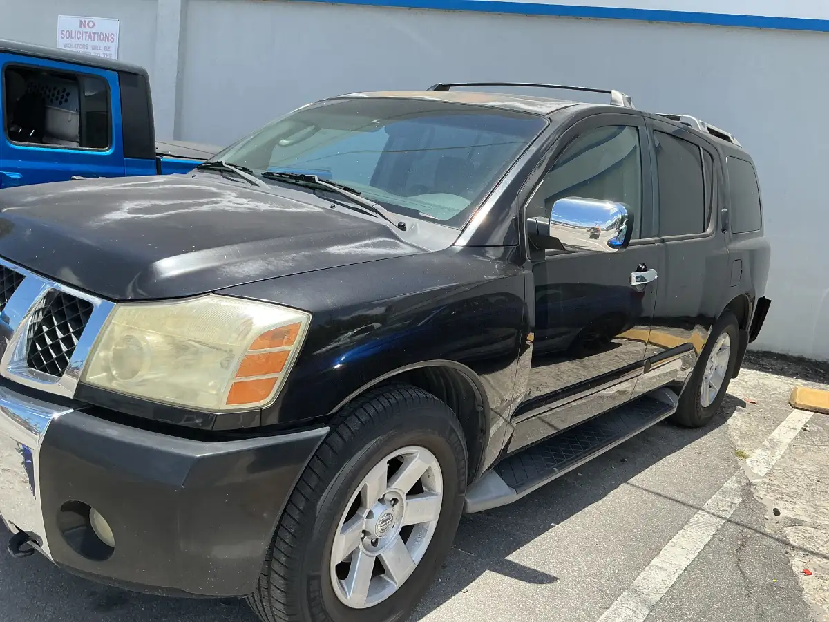Photo of 2004 Nissan Armada