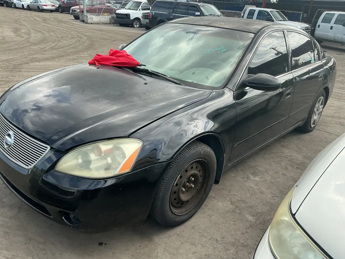 Photo of 2004 Nissan Altima