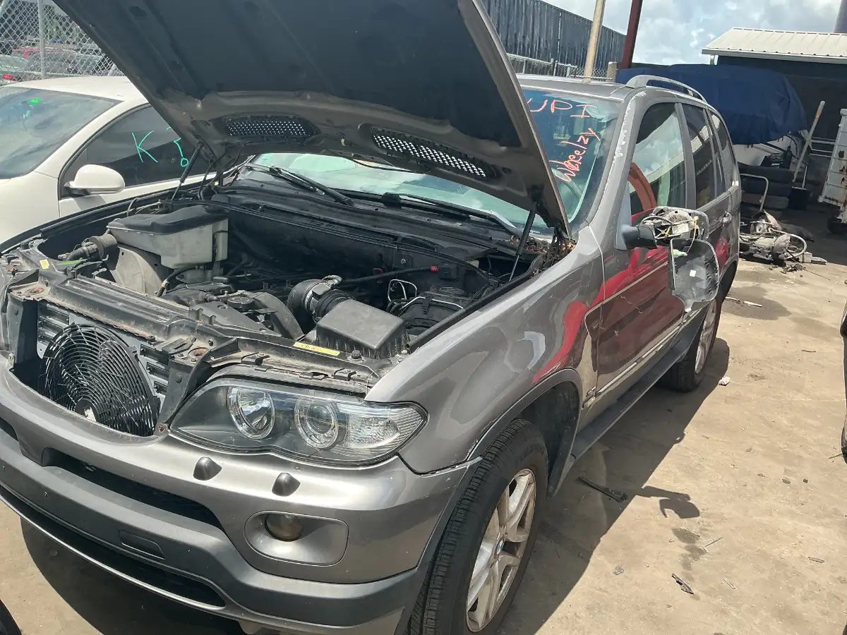 Photo of 2004 Bmw X5