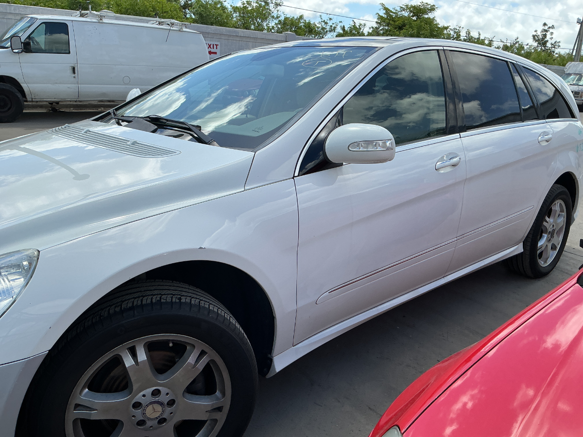 Photo of 2009 Mercedes-Benz R-Class