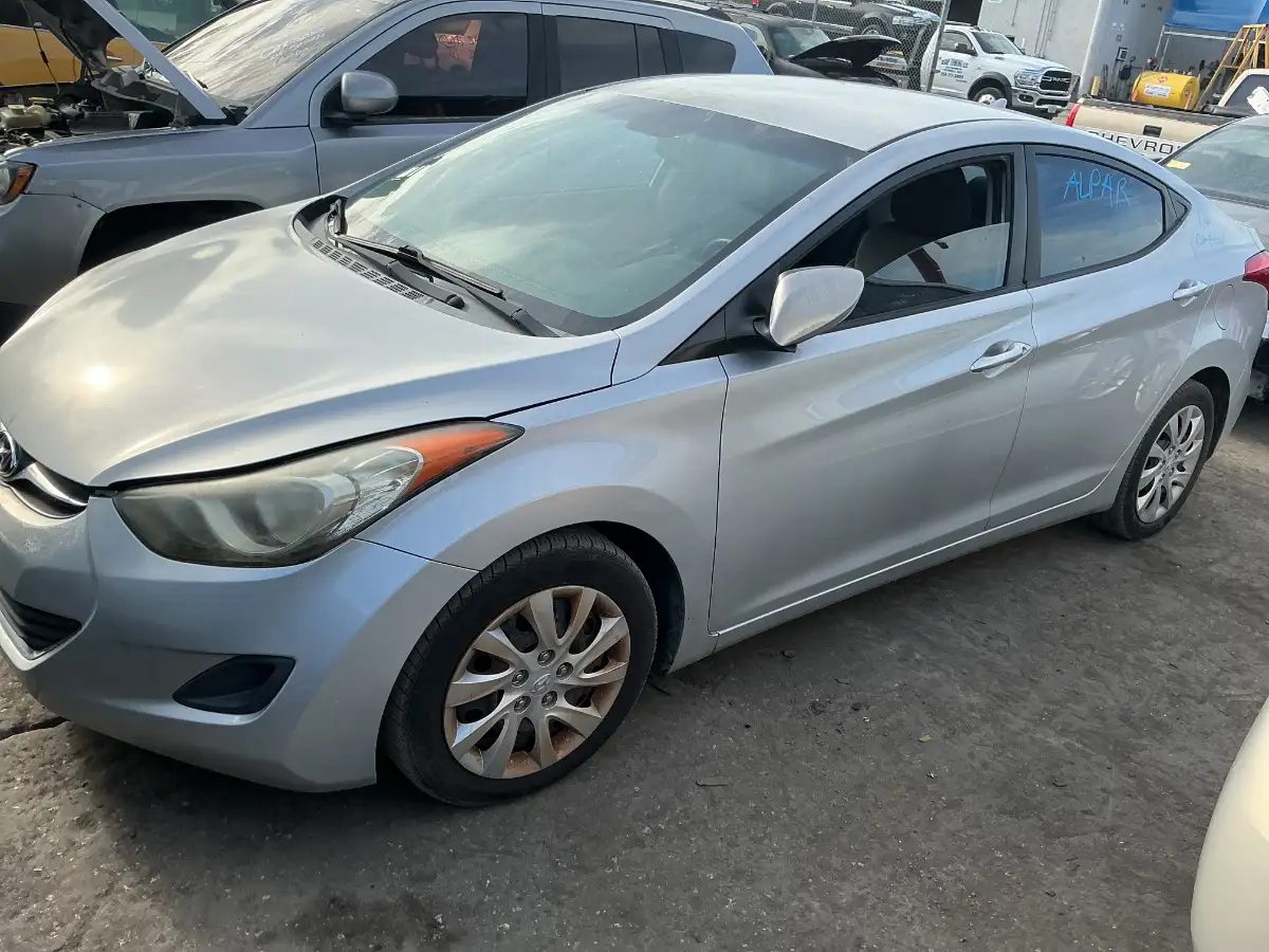 Photo of 2012 Hyundai Elantra