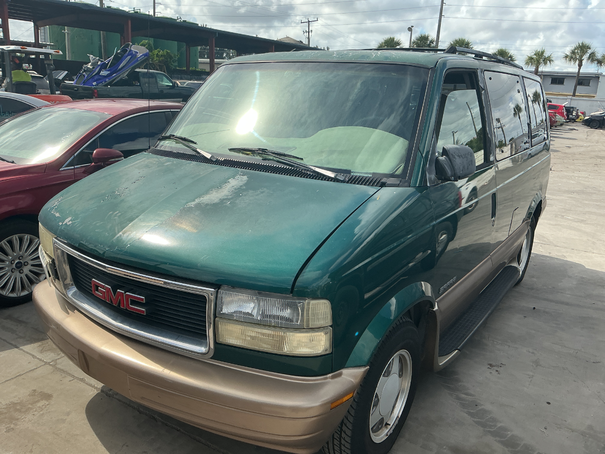 Photo of 2000 Gmc Safari