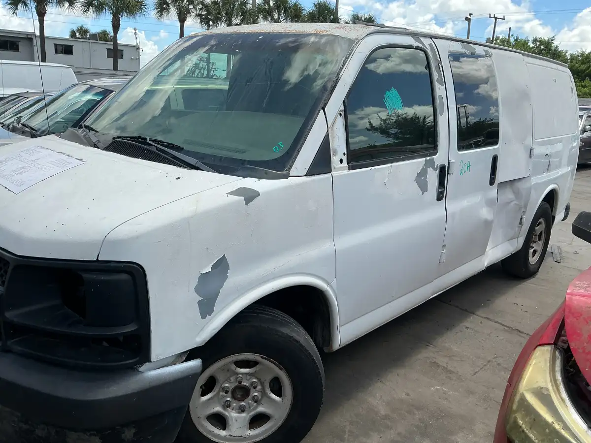 Photo of 2003 Chevrolet Express