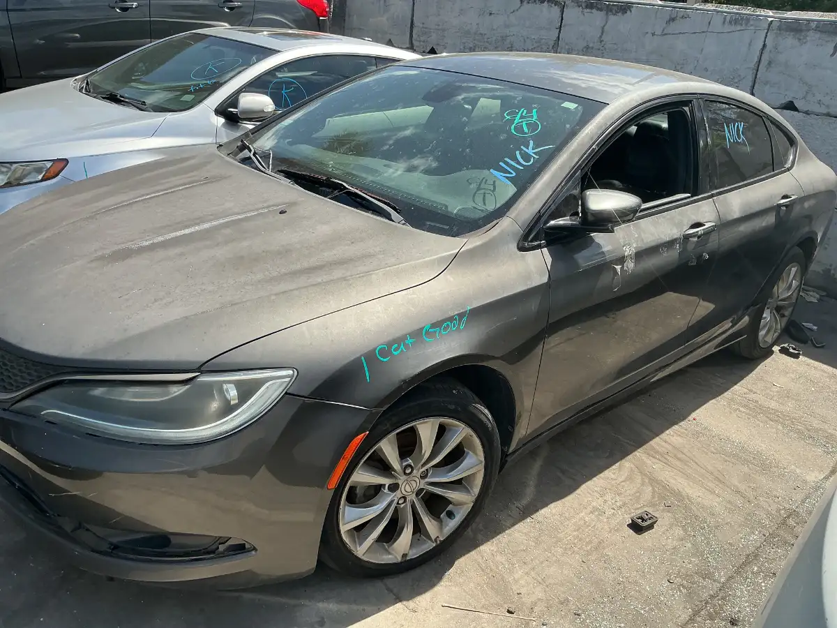 Photo of 2015 Chrysler 200