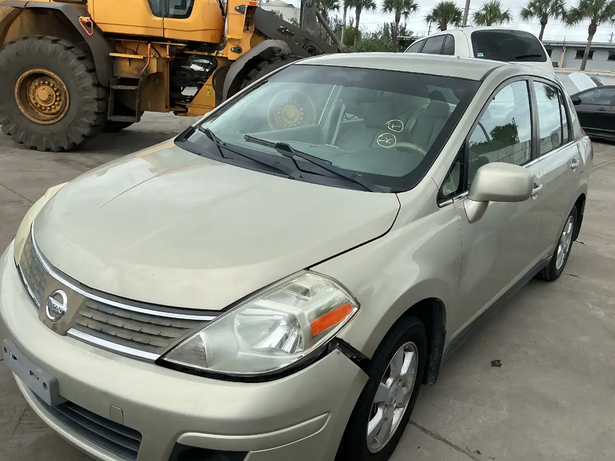Photo of 2007 Nissan Versa