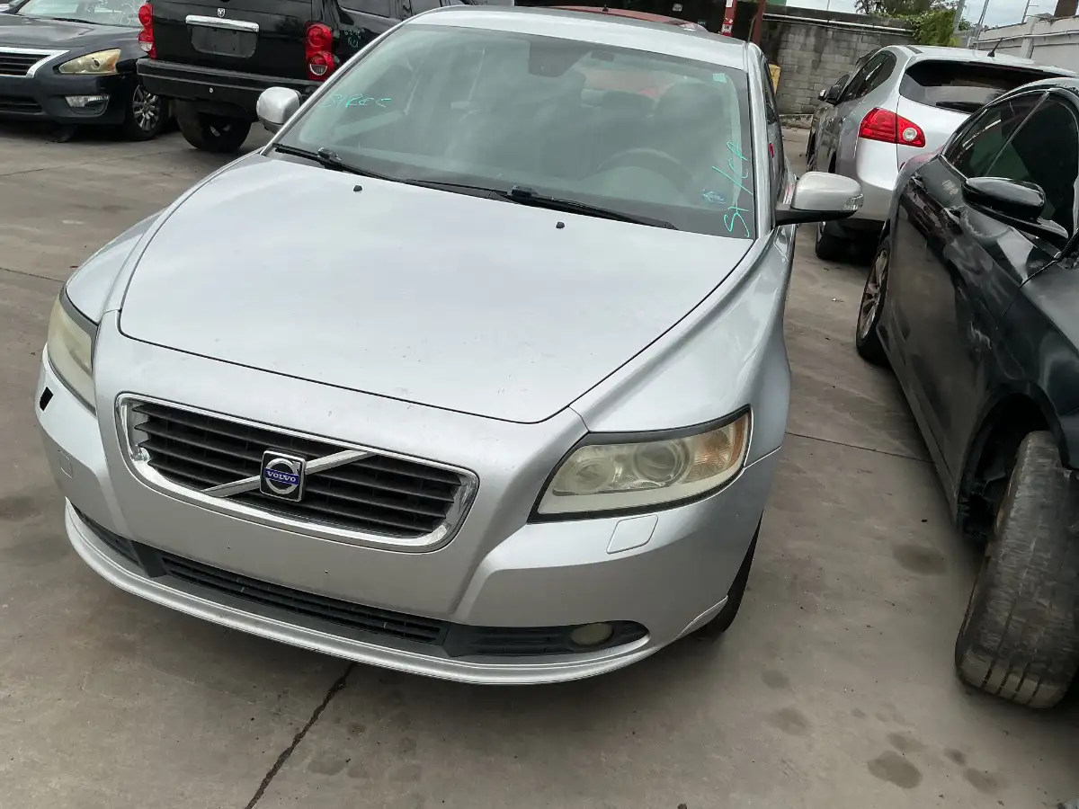 Photo of 2010 Volvo S40