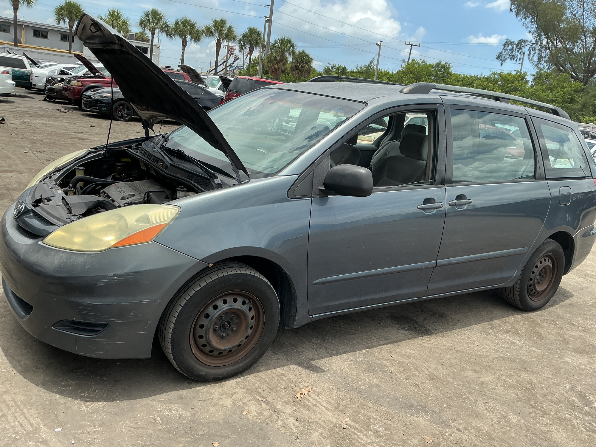 Photo of 2006 Toyota Sienna