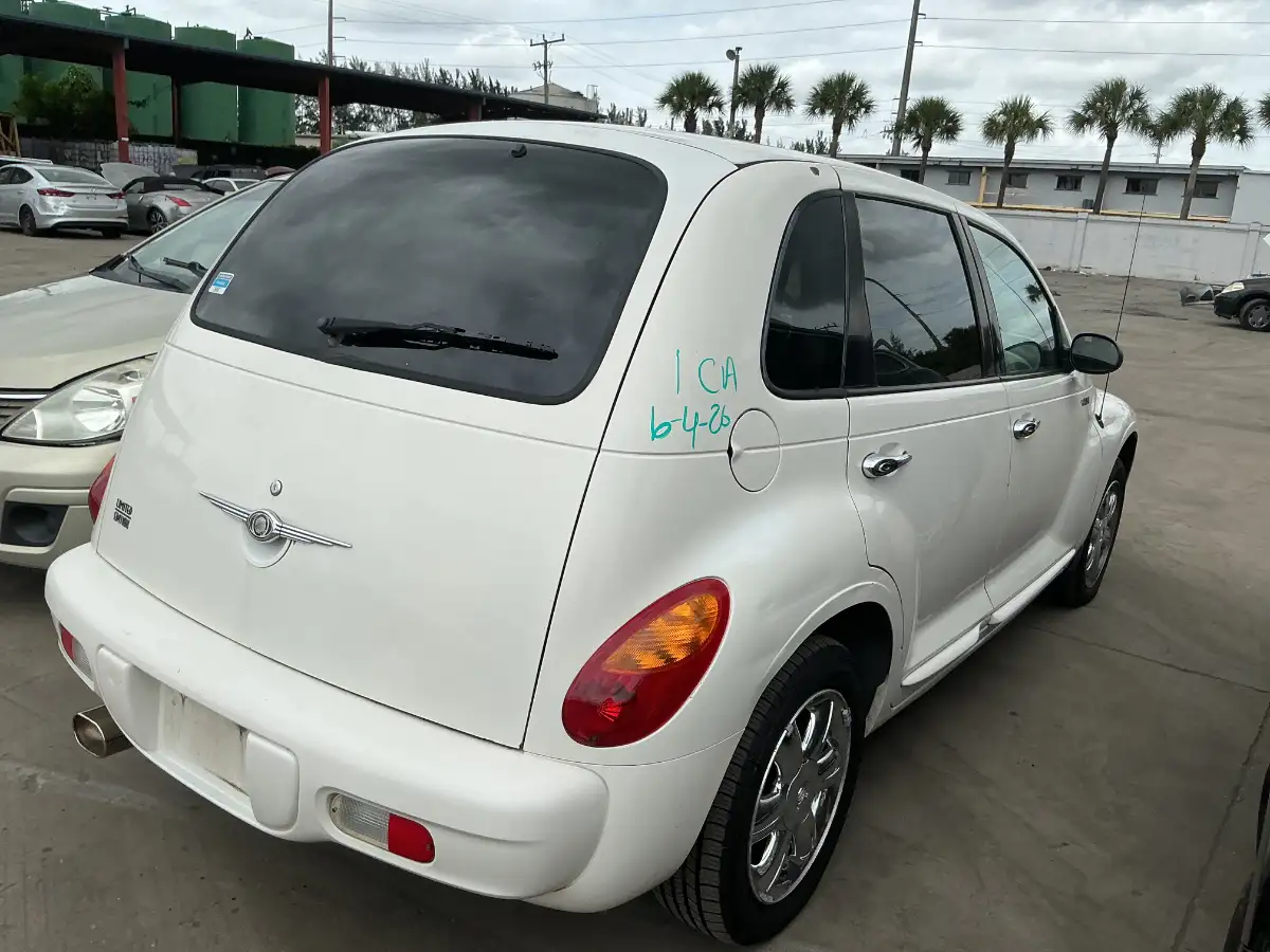 Photo of 2003 Chrysler Pt Cruiser
