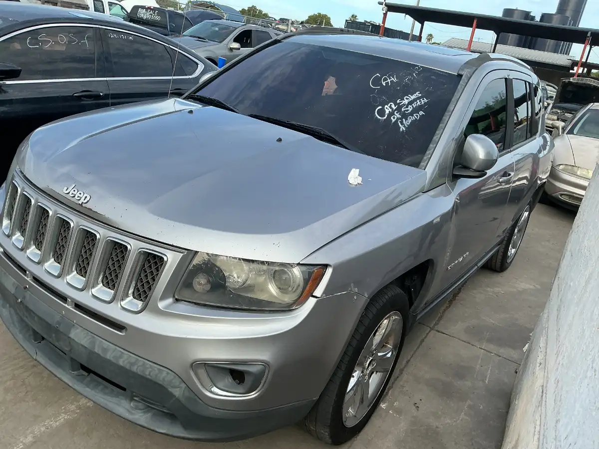 Photo of 2015 Jeep Compass