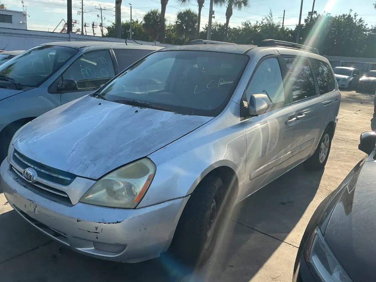 Photo of 2006 Kia Sedona