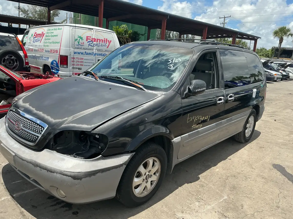 Photo of 2004 Kia Sedona