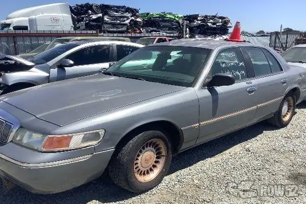 Photo of 2000 Mercury Grand Marquis