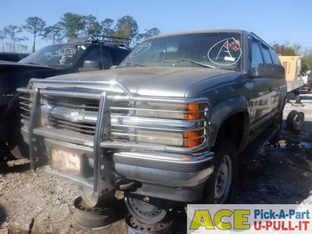 Photo of 1998 Chevrolet Suburban 1500
