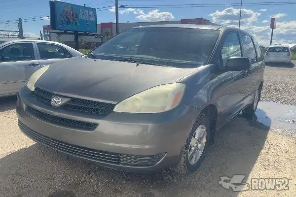 Photo of 2004 Toyota Sienna