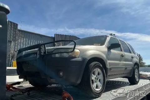 Photo of 2005 Ford Escape