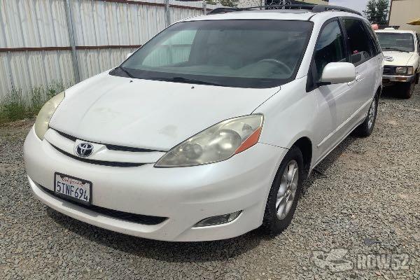 Photo of 2006 Toyota Sienna