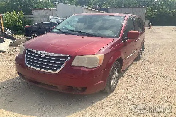 Photo of 2010 Chrysler Town & Country