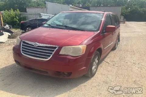 Photo of 2010 Chrysler Town & Country