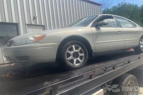 Photo of 2006 Ford Taurus
