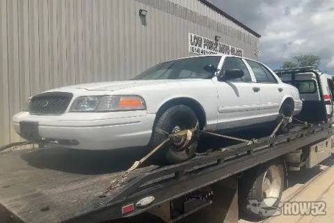 Photo of 2001 Ford Crown Victoria