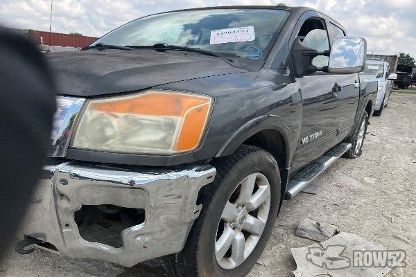 Photo of 2010 Nissan Titan