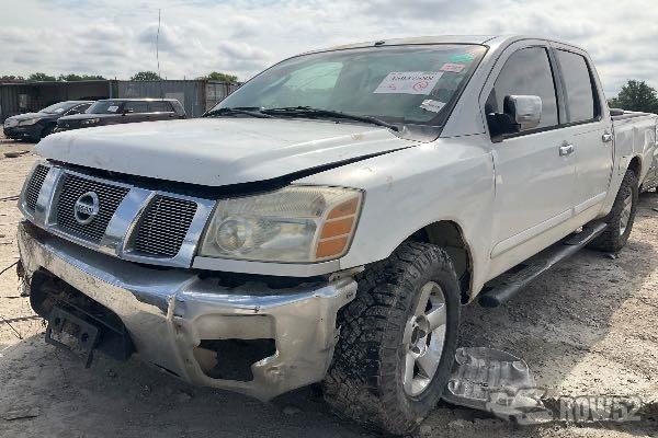 Photo of 2004 Nissan Titan