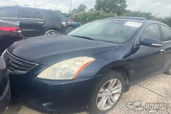Photo of 2011 Nissan Altima