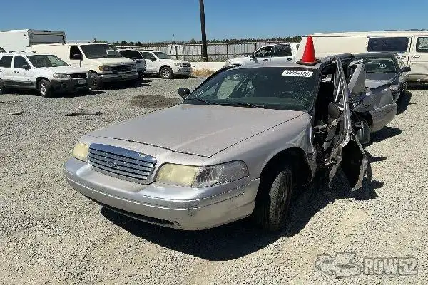 Photo of 2006 Ford Crown Victoria