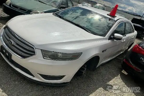 Photo of 2013 Ford Taurus