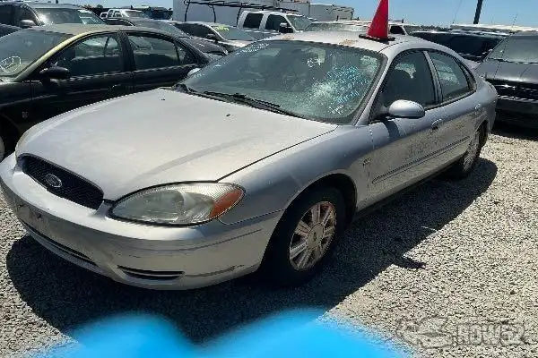 Photo of 2005 Ford Taurus