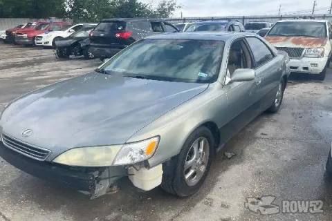 Photo of 2000 Lexus ES 300