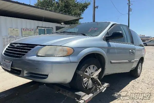 Photo of 2006 Chrysler Town & Country