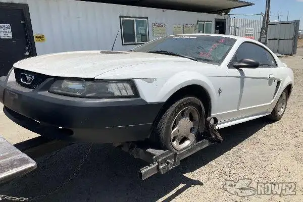 Photo of 2000 Ford Mustang