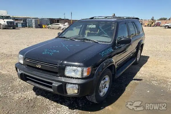 Photo of 1999 Infiniti QX4