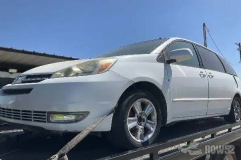 Photo of 2005 Toyota Sienna