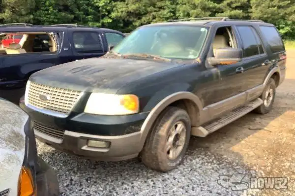 Photo of 2004 Ford Expedition