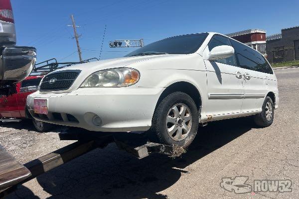 Photo of 2005 Kia Sedona