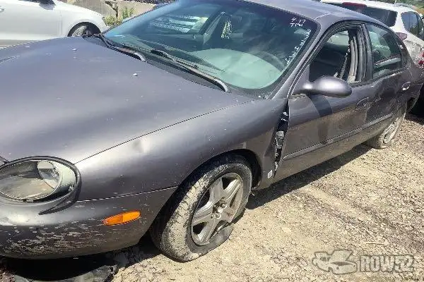 Photo of 1996 Ford Taurus
